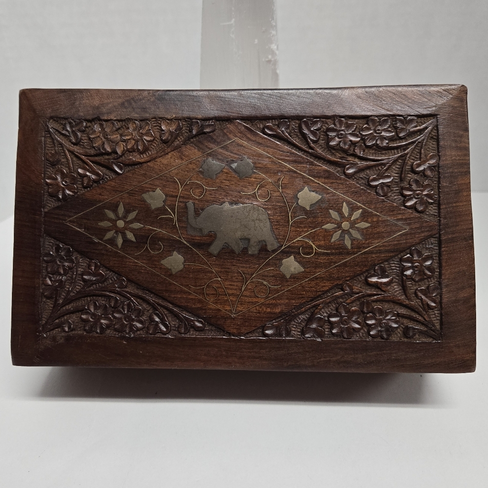 Vntg Carved Inlaid Brass Elephant Design Wooden Lined Box 8"LX2 5/8"HX5"W